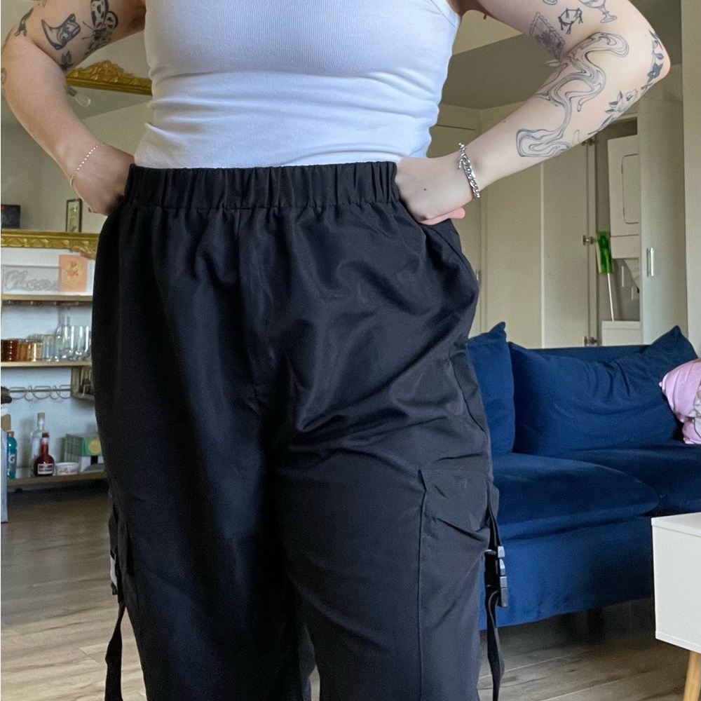 Drawstring Cargo Pants - Picture 2 of 6